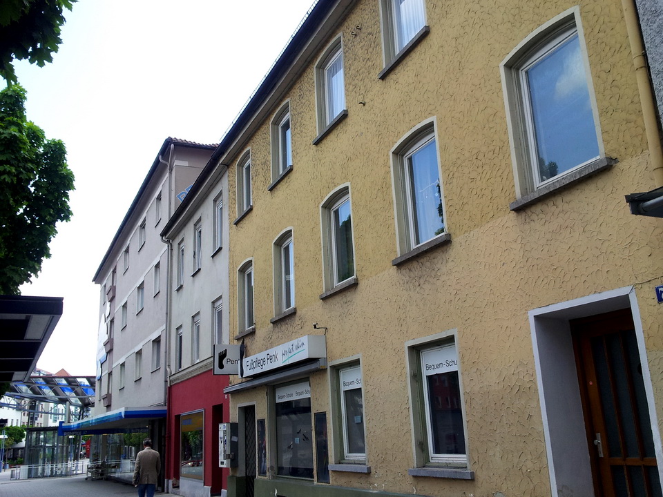 Neu Ulm  Wohn- und Geschäftshaus  Ecke PetrusplatzMarienstraße (1)