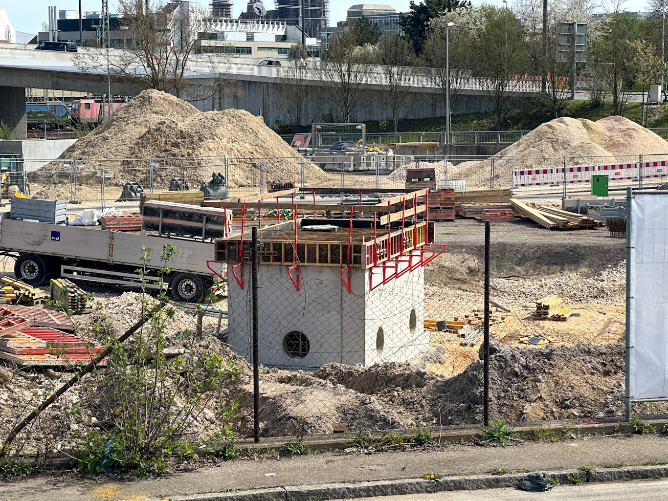 Ulm, Neubau, Blaubeurer Tor, April 2024